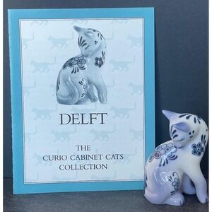 Franklin Mint Delft Curio Cabinet Cats Collection Blue White Porcelain Figurine